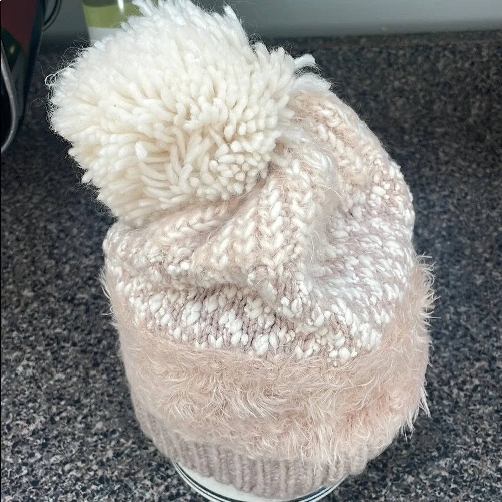 Cozy Cream Knit Pom-Pom Beanie